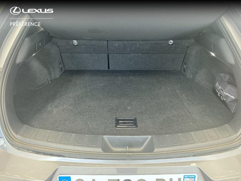 Photo 10 de l'offre de LEXUS UX 250h 4WD Premium Edition à 29980€ chez Brest Automobiles - Toyota Brest