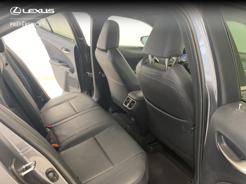 Photo 7 de l'offre de LEXUS UX 250h 4WD Premium Edition à 29980€ chez Brest Automobiles - Toyota Brest