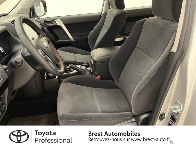 Photo 11 de l'offre de TOYOTA Land Cruiser 204 D-4D Life BVA 3p MY22 à 60750€ chez Brest Automobiles - Toyota Brest