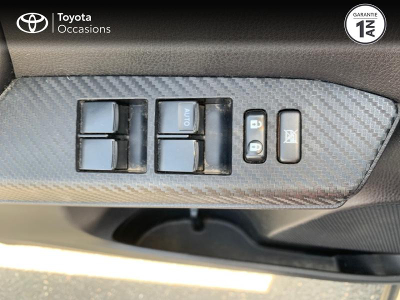 Photo 21 de l'offre de TOYOTA RAV4 124 D-4D Life 2WD à 12980€ chez Brest Automobiles - Toyota Brest