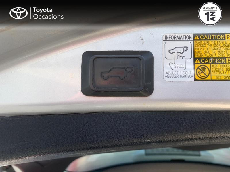 Photo 24 de l'offre de TOYOTA RAV4 124 D-4D Life 2WD à 12980€ chez Brest Automobiles - Toyota Brest