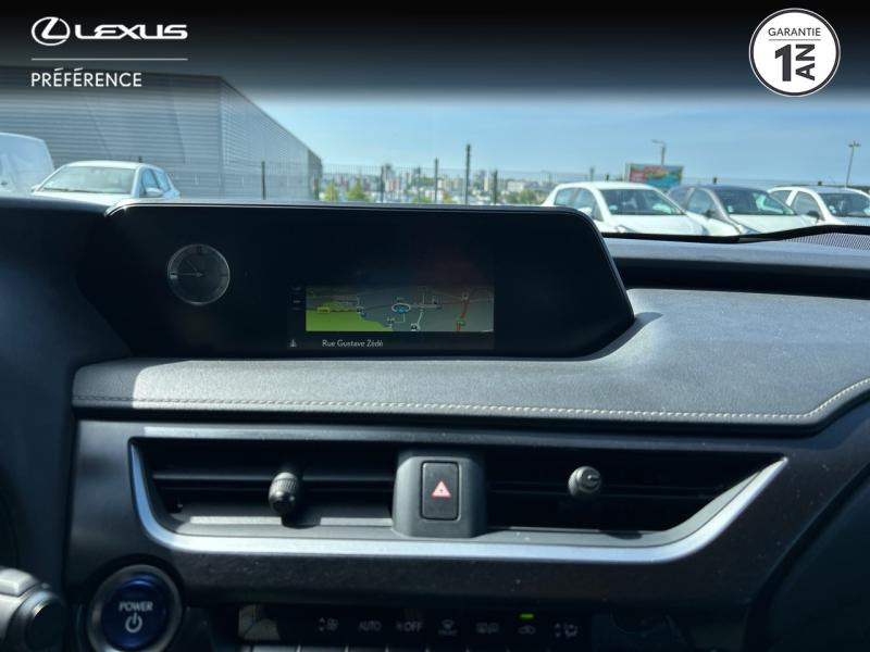 Photo 15 de l'offre de LEXUS UX 250h 2WD Pack Confort Business MY20 à 25980€ chez Brest Automobiles - Toyota Brest