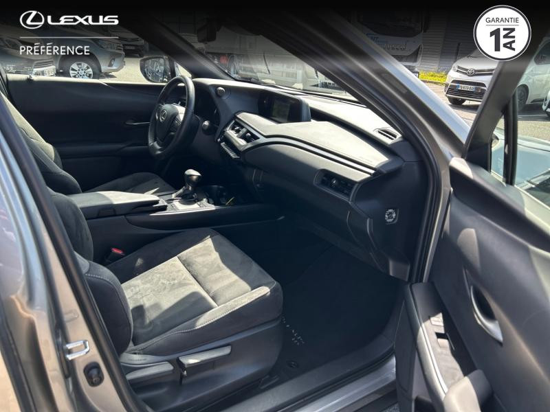 Photo 6 de l'offre de LEXUS UX 250h 2WD Pack Confort Business MY20 à 25980€ chez Brest Automobiles - Toyota Brest