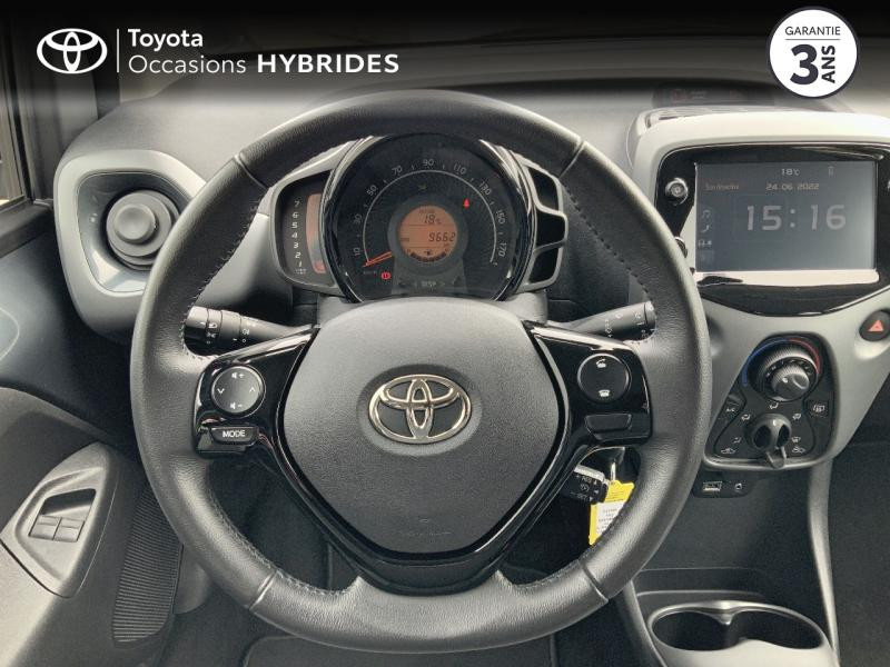 Photo 13 de l'offre de TOYOTA Aygo 1.0 VVT-i 72ch x-play 5p MY20 à 11980€ chez Cap Ouest Auto - Toyota Morlaix