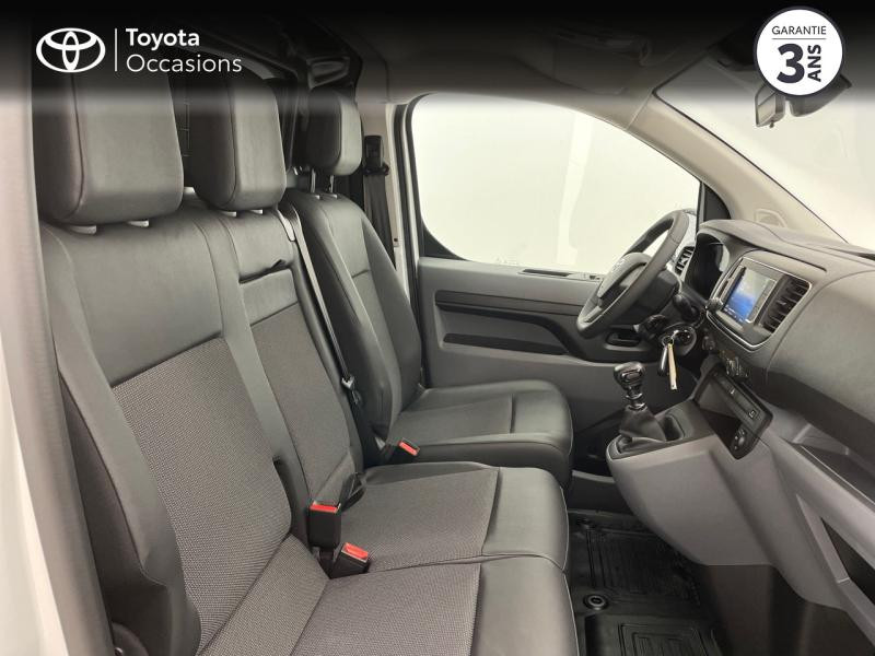 Photo 8 de l'offre de TOYOTA PROACE Medium 1.5 D-4D 120 Dynamic MY20 à 31980€ chez Cap Ouest Auto - Toyota Morlaix