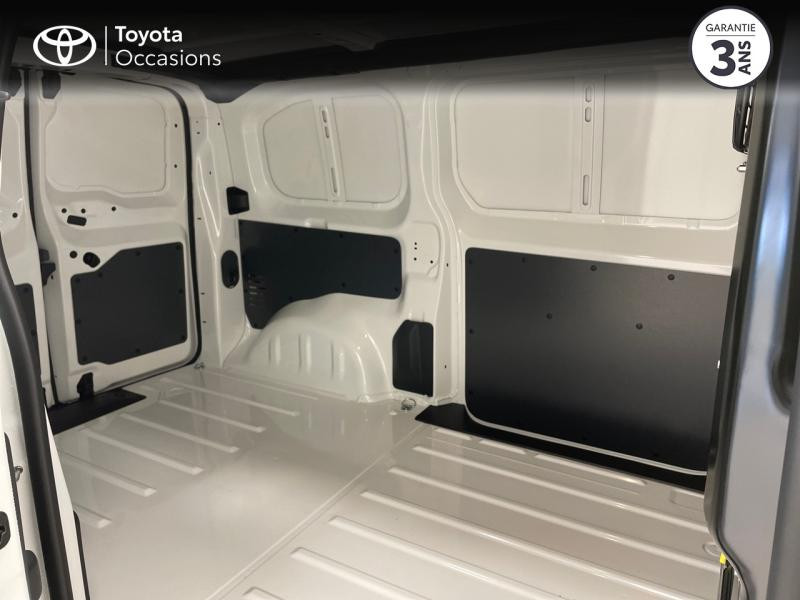 Photo 7 de l'offre de TOYOTA PROACE Medium 1.5 D-4D 120 Dynamic MY20 à 31980€ chez Cap Ouest Auto - Toyota Morlaix