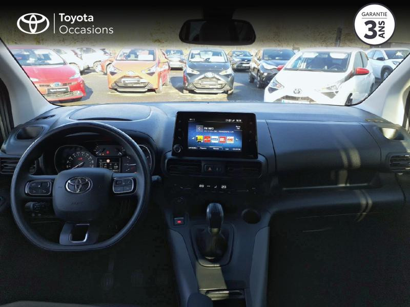 Photo 8 de l'offre de TOYOTA PROACE CITY Verso Medium 1.5 100 D-4D Executive à 23980€ chez Cap Ouest Auto - Toyota Morlaix