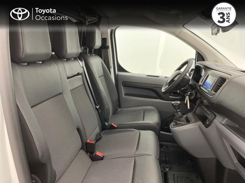 Photo 8 de l'offre de TOYOTA PROACE Medium 1.5 D-4D 120 Dynamic MY20 à 29980€ chez Cap Ouest Auto - Toyota Morlaix