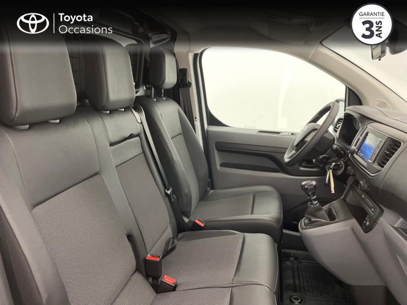 Photo 6 de l'offre de TOYOTA PROACE Medium 1.5 D-4D 120 Dynamic MY20 à 29980€ chez Cap Ouest Auto - Toyota Morlaix