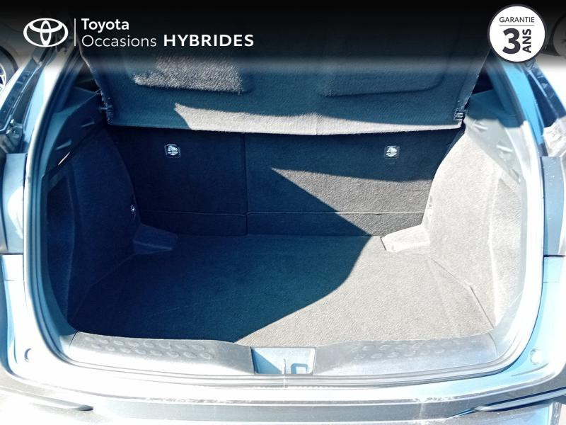 Photo 10 de l'offre de TOYOTA C-HR 122h Graphic 2WD E-CVT RC18 à 22980€ chez Cap Ouest Auto - Toyota Morlaix