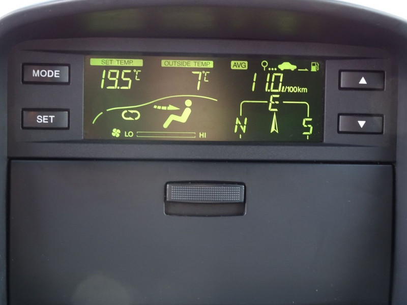 Photo 18 de l'offre de CHEVROLET CAPTIVA 2.0 VCDI LT AWD à 7690€ chez International Auto Auneau