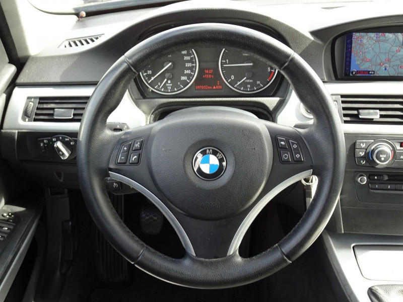 Photo 9 de l'offre de BMW SERIE 3 (E90) 318D 143CH EDITION LUXE à 12790€ chez International Auto Auneau