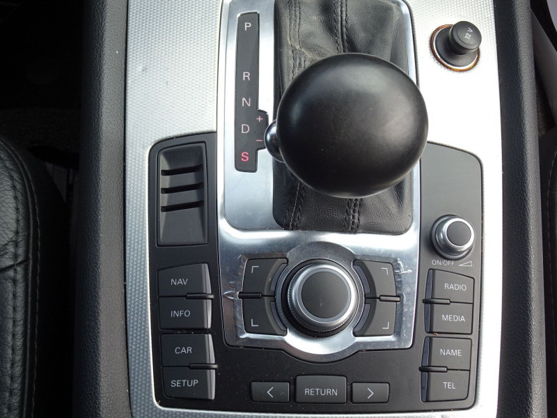 Photo 18 de l'offre de AUDI Q7 3.0 V6 TDI 240CH DPF AMBITION LUXE QUATTRO TIPTRONIC 7 PLACES à 15490€ chez International Auto Auneau