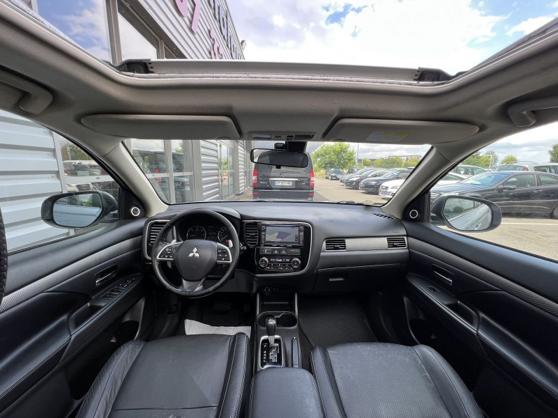 Photo 12 de l'offre de MITSUBISHI OUTLANDER 2.2 DI-D 150 INSTYLE 4WD BVA à 14990€ chez International Auto Auneau