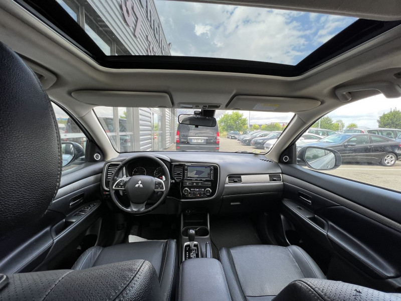 Photo 11 de l'offre de MITSUBISHI OUTLANDER 2.2 DI-D 150 INSTYLE 4WD BVA à 14990€ chez International Auto Auneau