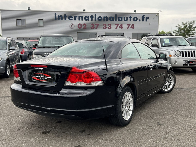 Photo 4 de l'offre de VOLVO C70 CC 2.4 140CH MOMENTUM à 11990€ chez International Auto Auneau