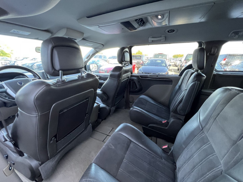 Photo 18 de l'offre de LANCIA VOYAGER 2.8 MULTIJET 163 PLATINUM 5P à 14990€ chez International Auto Auneau