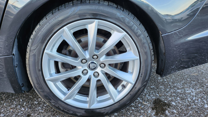 Photo 17 de l'offre de JAGUAR XF SPORTBRAKE 3.0 V6 D 240CH LUXE PREMIUM à 19990€ chez International Auto Auneau