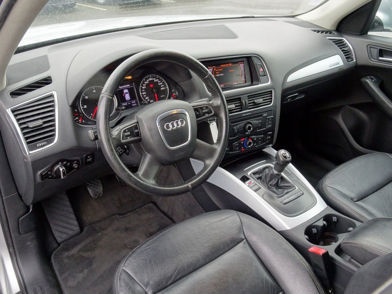 Photo 5 de l'offre de AUDI Q5 2.0 TDI 143CH DPF AMBITION LUXE QUATTRO à 13790€ chez International Auto Auneau