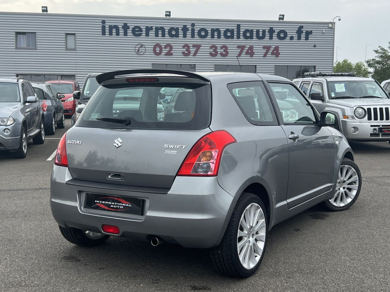Photo 2 de l'offre de SUZUKI SWIFT 1.3 DDIS75 GLX 3P à 6890€ chez International Auto Auneau
