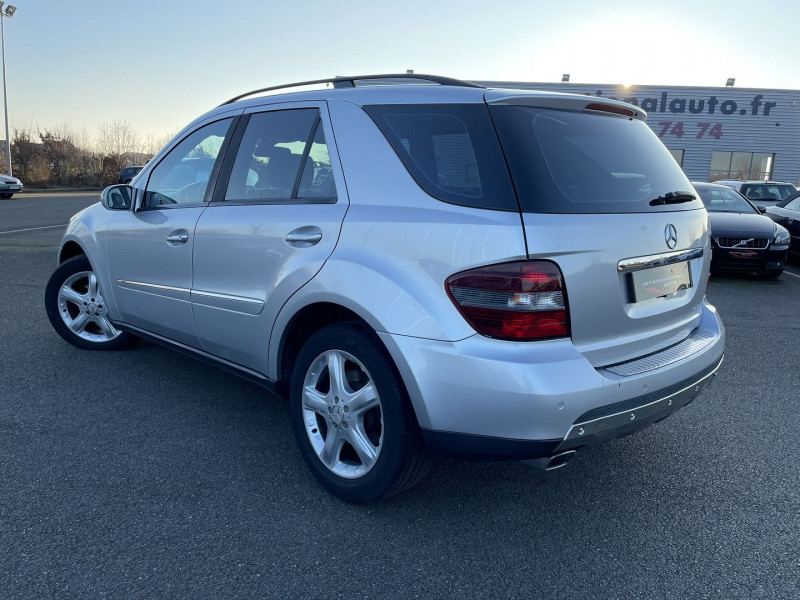 Photo 2 de l'offre de MERCEDES-BENZ CLASSE ML 320 CDI PACK LUXE à 13690€ chez International Auto Auneau