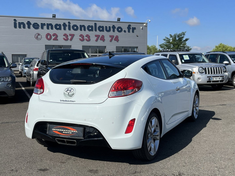 Photo 2 de l'offre de HYUNDAI VELOSTER 1.6 GDI PACK PREMIUM à 11890€ chez International Auto Auneau