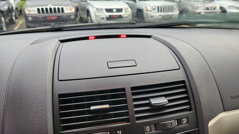 Photo 10 de l'offre de VOLKSWAGEN TOUAREG 3.0 V6 TDI 240CH DPF CARAT EDITION TIPTRONIC à 15890€ chez International Auto Auneau