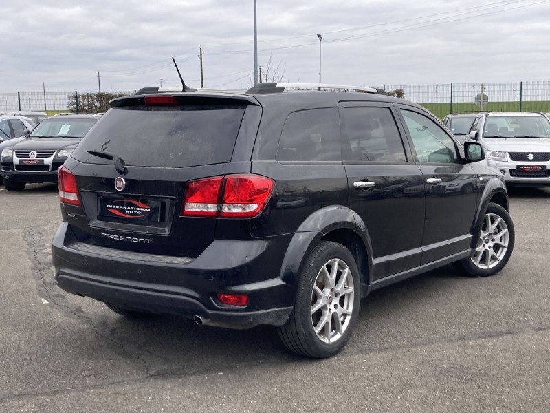 Photo 7 de l'offre de FIAT FREEMONT 2.0 MULTIJET 16V 170CH LOUNGE AWD BVA à 16990€ chez International Auto Auneau