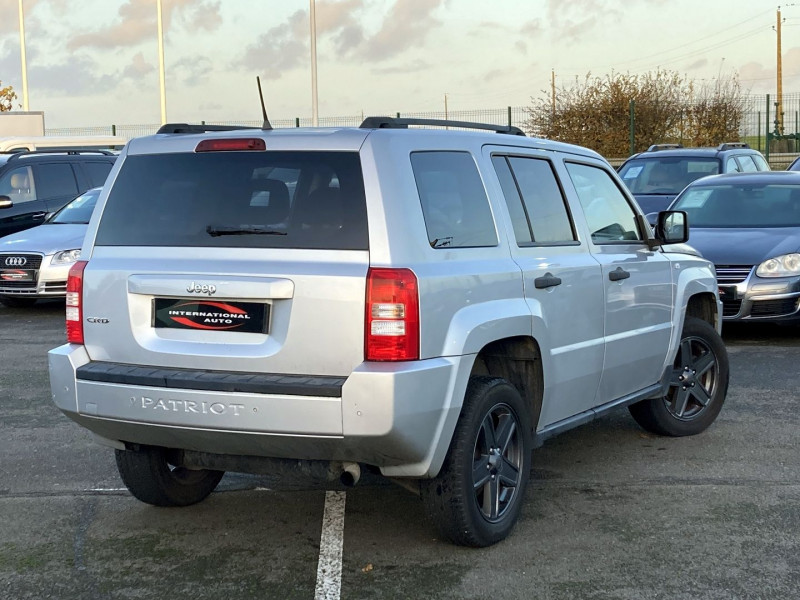 Photo 2 de l'offre de JEEP PATRIOT 2.0 CRD SPORT à 9390€ chez International Auto Auneau