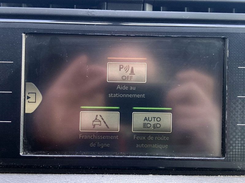 Photo 18 de l'offre de CITROEN GRAND C4 PICASSO THP 165CH INTENSIVE S&S EAT6 à 15890€ chez International Auto Auneau