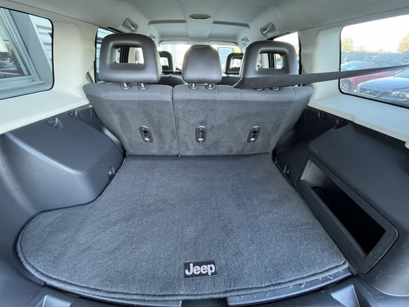 Photo 9 de l'offre de JEEP PATRIOT 2.0 CRD SPORT à 9390€ chez International Auto Auneau