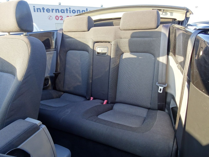 Photo 8 de l'offre de VOLKSWAGEN BEETLE CAB 1.6 102CH à 8390€ chez International Auto Auneau