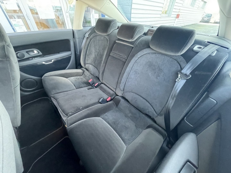 Photo 15 de l'offre de CITROEN C6 2.7 V6 HDI LIGNAGE FAP à 12190€ chez International Auto Auneau