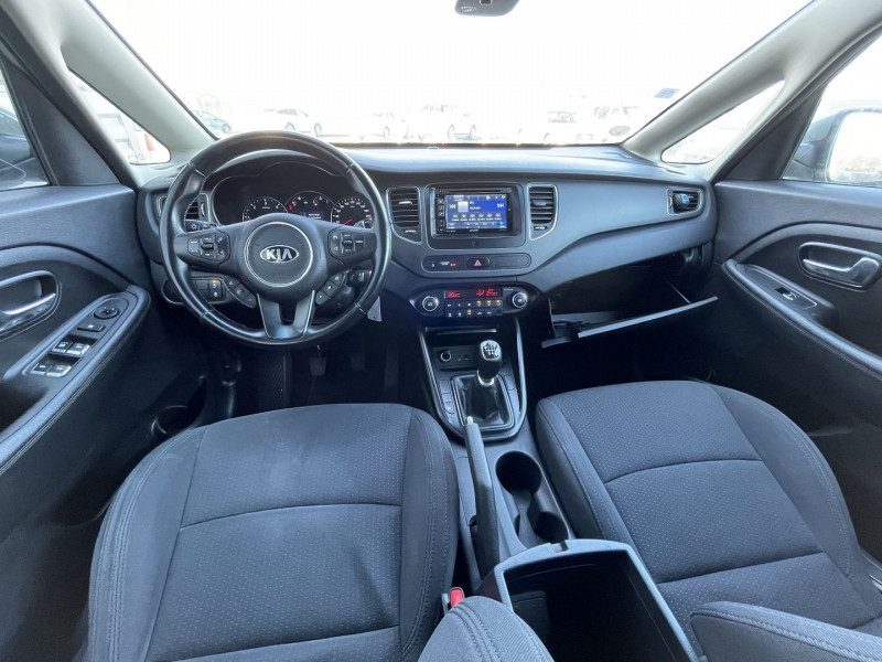 Photo 8 de l'offre de KIA CARENS 1.7 CRDI 115CH STYLE ISG 7 PLACES à 12390€ chez International Auto Auneau