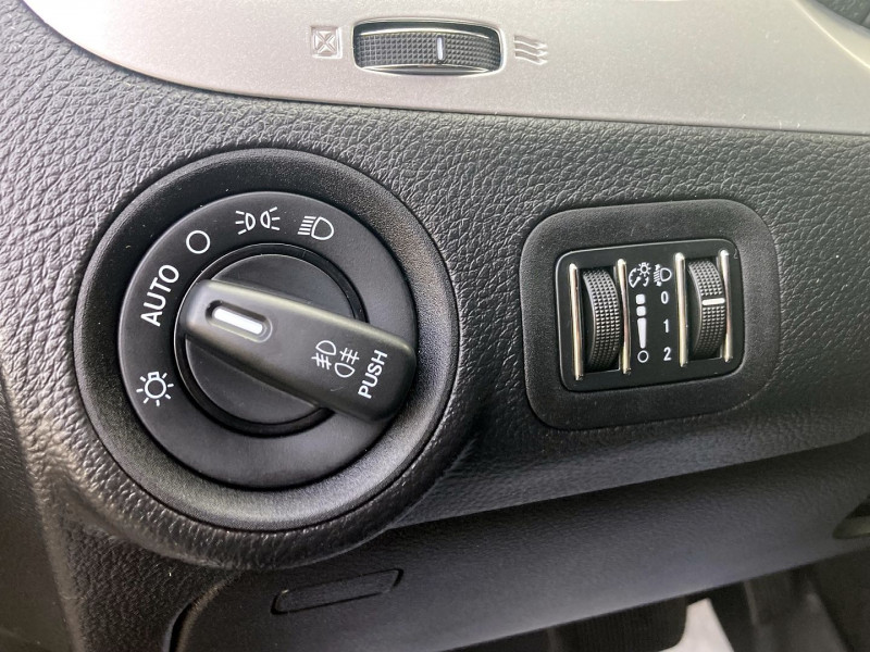 Photo 6 de l'offre de FIAT FREEMONT 2.0 MULTIJET 16V 170CH LOUNGE AWD BVA à 15890€ chez International Auto Auneau