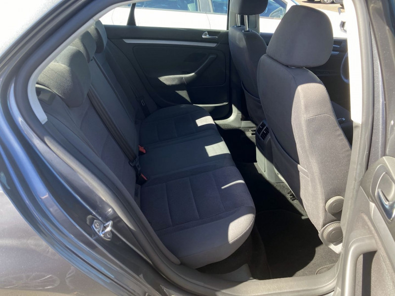 Photo 12 de l'offre de VOLKSWAGEN JETTA 1.4 TSI 140CH CONFORTLINE à 7290€ chez International Auto Auneau
