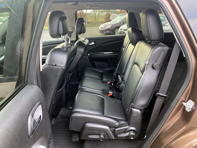 Photo 12 de l'offre de FIAT FREEMONT 2.0 MULTIJET 16V 170CH LOUNGE AWD BVA à 15890€ chez International Auto Auneau