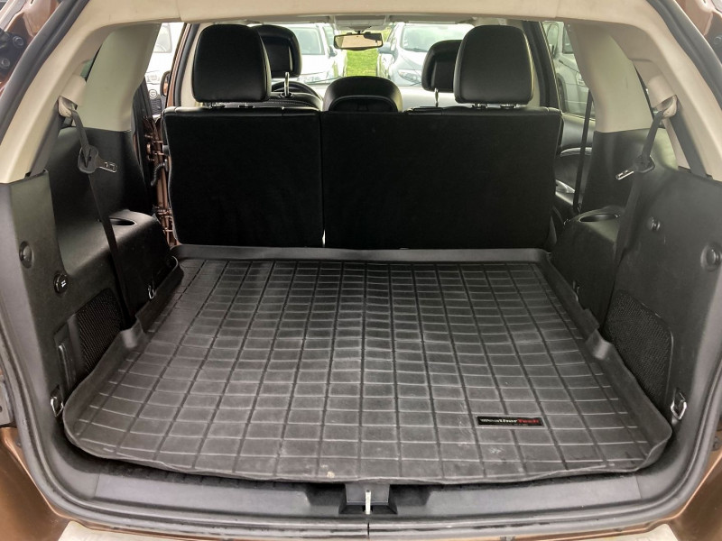 Photo 16 de l'offre de FIAT FREEMONT 2.0 MULTIJET 16V 170CH LOUNGE AWD BVA à 15890€ chez International Auto Auneau