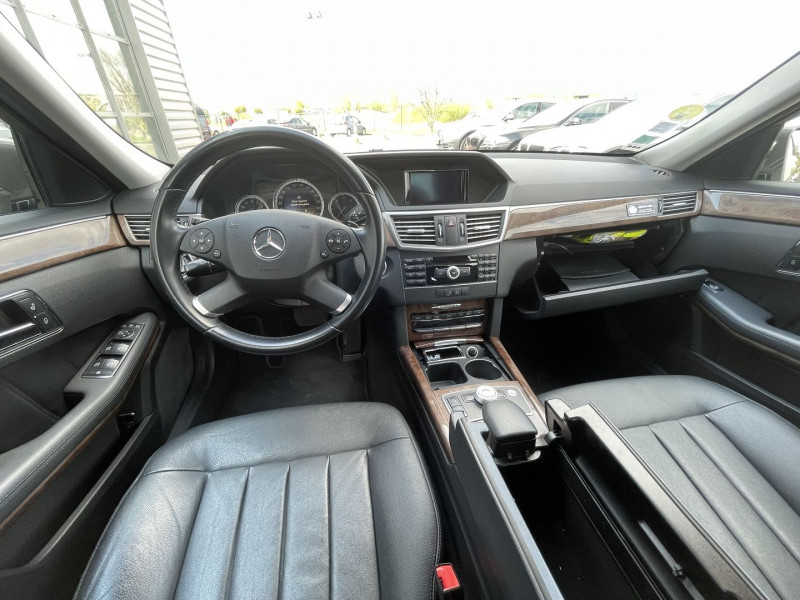 Photo 8 de l'offre de MERCEDES-BENZ CLASSE E 350 CDI BE ELEGANCE EX  7GTRO+ à 15590€ chez International Auto Auneau