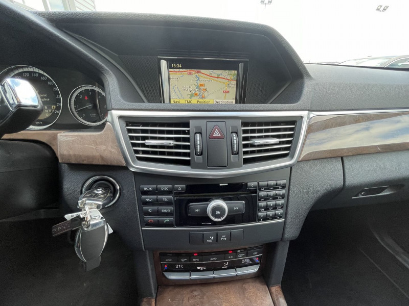 Photo 15 de l'offre de MERCEDES-BENZ CLASSE E 350 CDI BE ELEGANCE EX  7GTRO+ à 15590€ chez International Auto Auneau