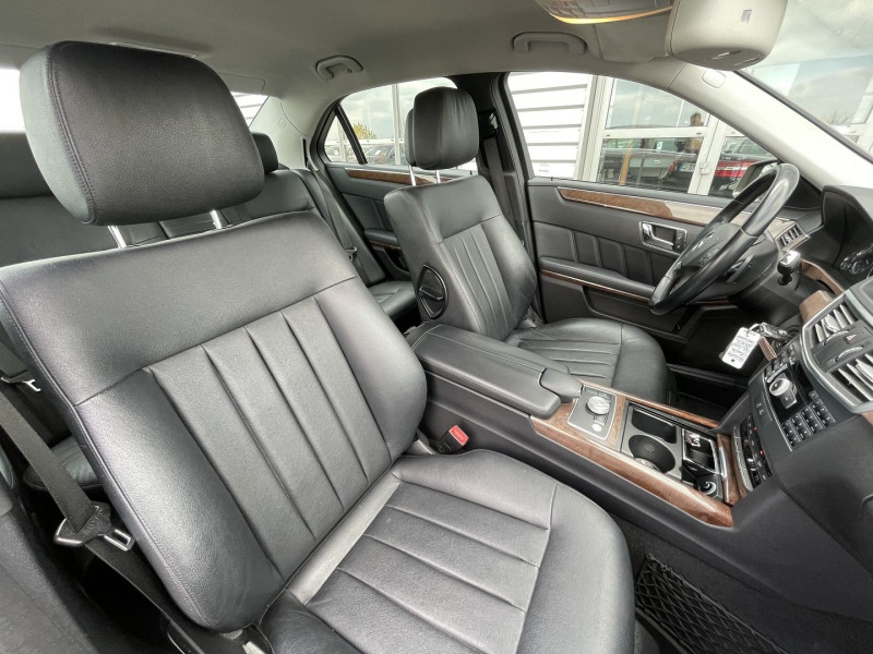 Photo 17 de l'offre de MERCEDES-BENZ CLASSE E 350 CDI BE ELEGANCE EX  7GTRO+ à 15590€ chez International Auto Auneau