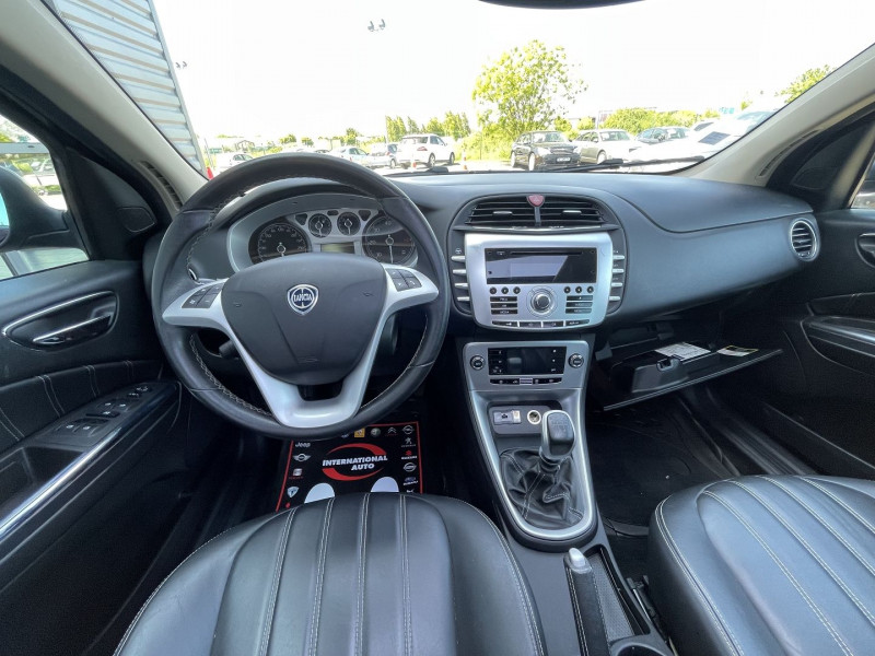Photo 8 de l'offre de LANCIA DELTA 2.0 MULTIJET 165 16V DPF PLATINO à 7990€ chez International Auto Auneau