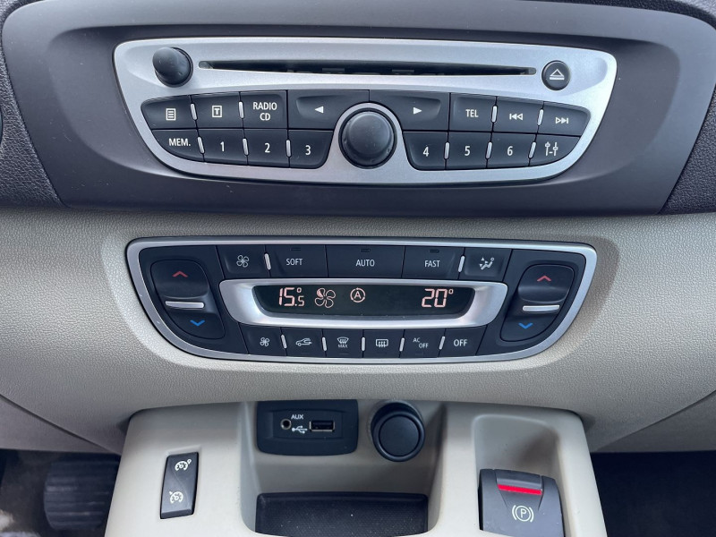 Photo 10 de l'offre de RENAULT GRAND SCENIC III 1.6 DCI 130CH ENERGY EXCEPTION ECO? 7 PLACES à 8490€ chez International Auto Auneau