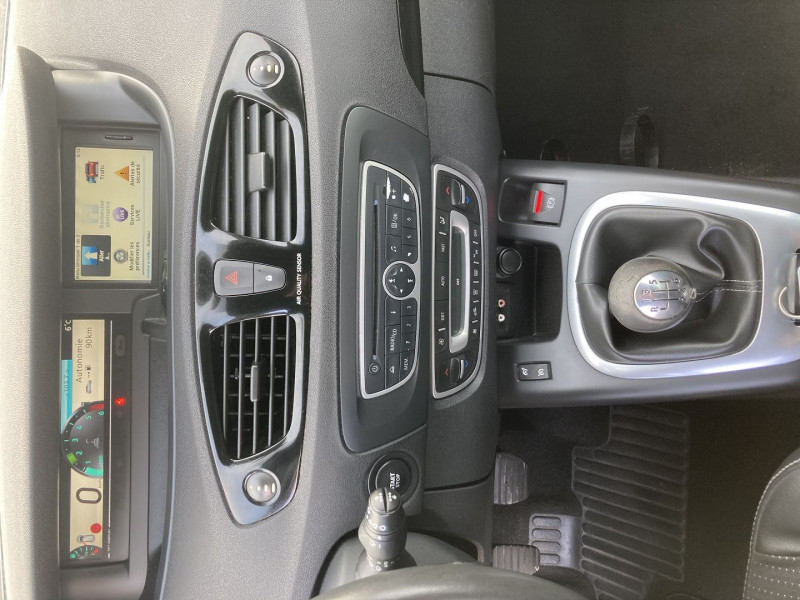 Photo 11 de l'offre de RENAULT GRAND SCENIC III 1.5 DCI 110CH FAP DYNAMIQUE 7 PLACES à 7890€ chez International Auto Auneau