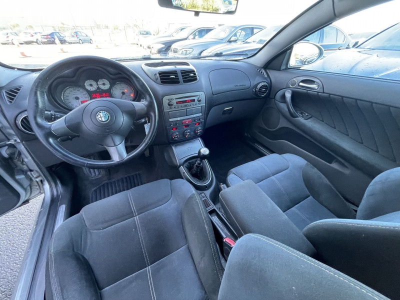 Photo 7 de l'offre de ALFA ROMEO GT 1.9 JTD150 MULTIJET DISTINCTIVE à 7490€ chez International Auto Auneau