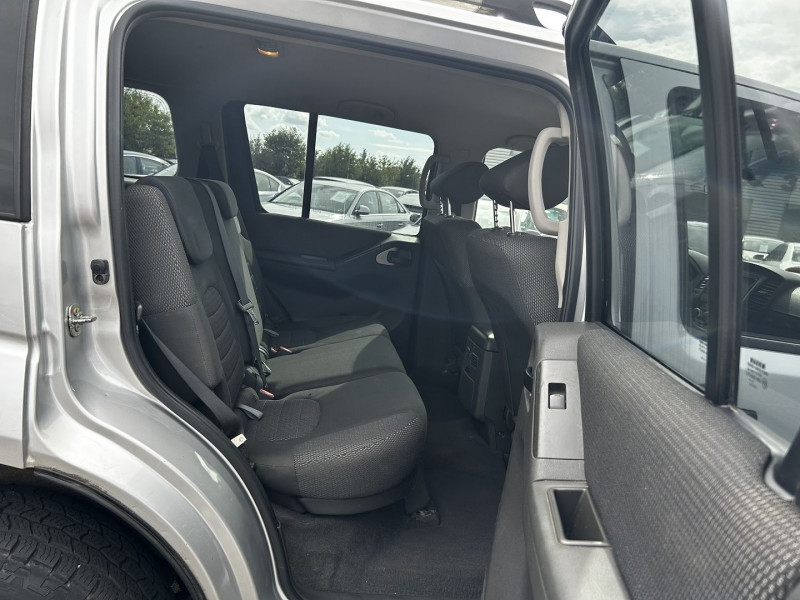 Photo 6 de l'offre de NISSAN PATHFINDER 2.5 DCI 190CH XE 7 PLACES à 16990€ chez International Auto Auneau