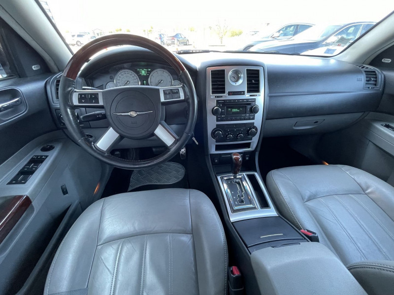 Photo 6 de l'offre de CHRYSLER 300 C 3.0 V6 CRD BA à 11890€ chez International Auto Auneau