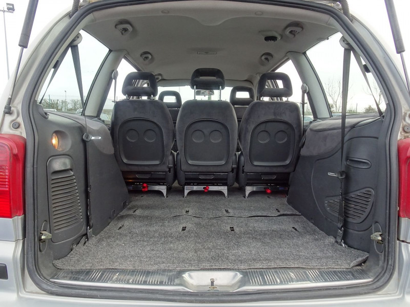 Photo 9 de l'offre de VOLKSWAGEN SHARAN 1.9 TDI 115CH CONFORT 4MOTION à 2490€ chez International Auto Auneau