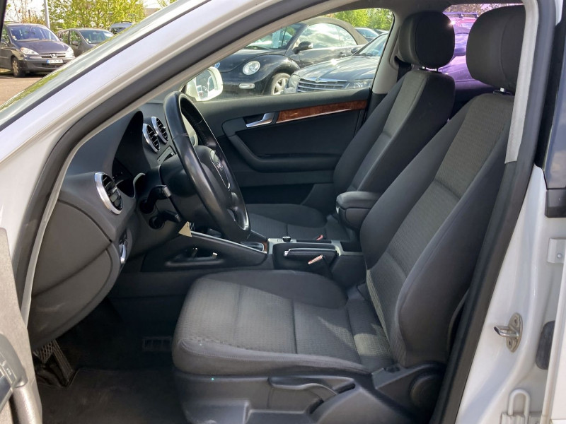 Photo 4 de l'offre de AUDI A3 SPORTBACK 1.2 TFSI 105CH START/STOP AMBIENTE S TRONIC 7 à 12690€ chez International Auto Auneau