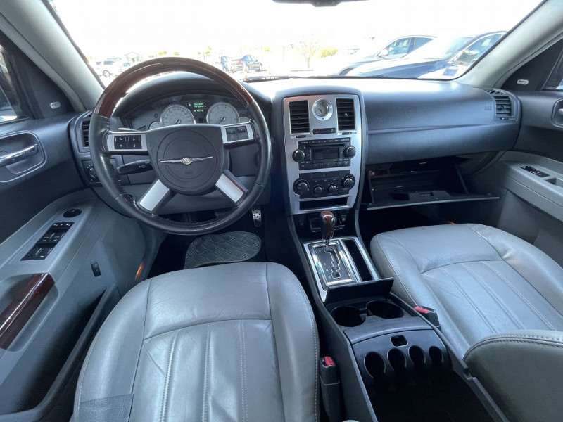 Photo 7 de l'offre de CHRYSLER 300 C 3.0 V6 CRD BA à 11890€ chez International Auto Auneau